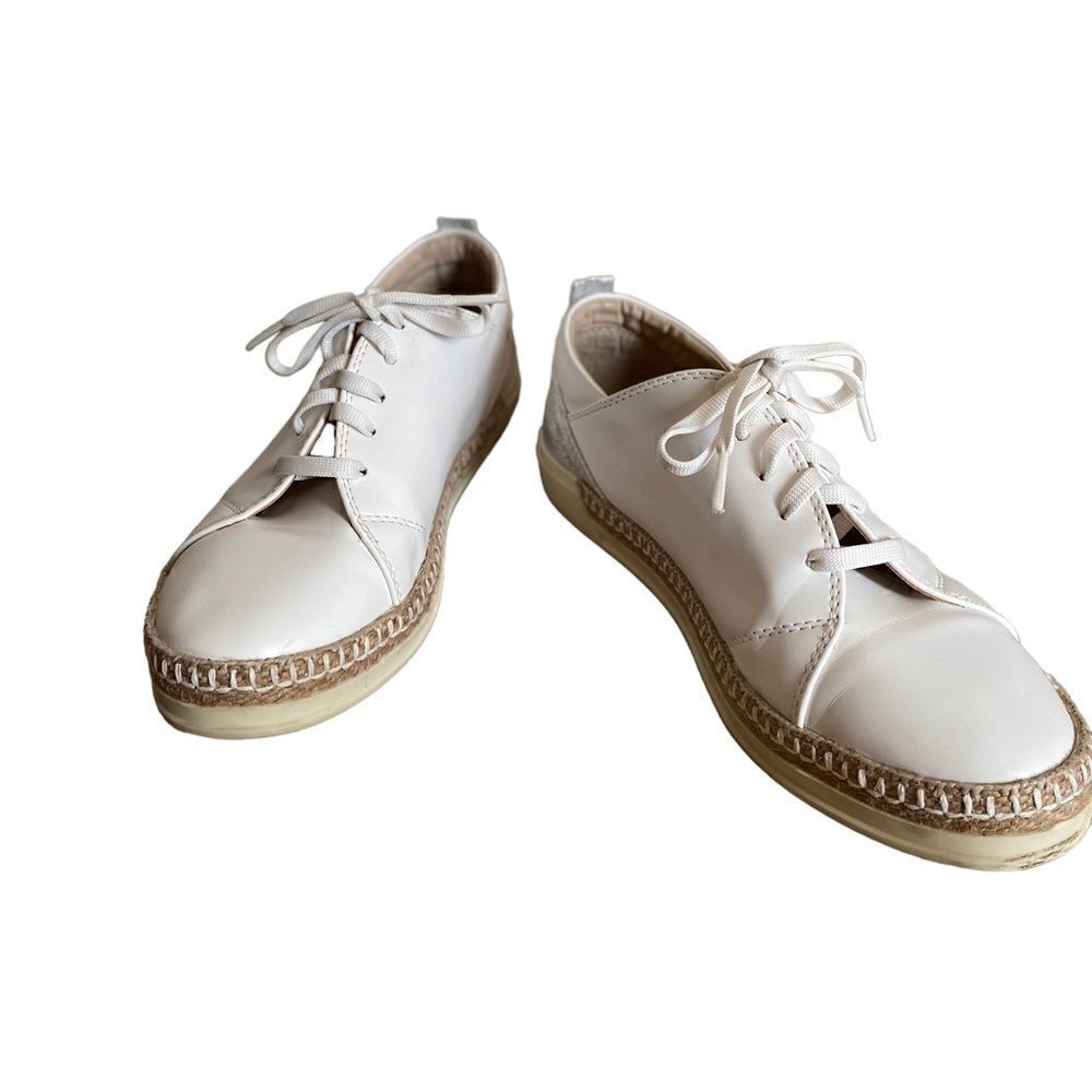 Graceland Sneakers Size 8.5 